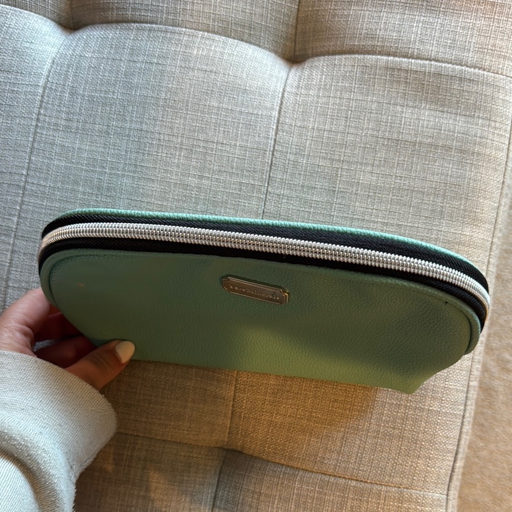 Bare Minerals Light Blue Cosmetic Bag with Top Zip Closure NWOT - Picture 6 of 6